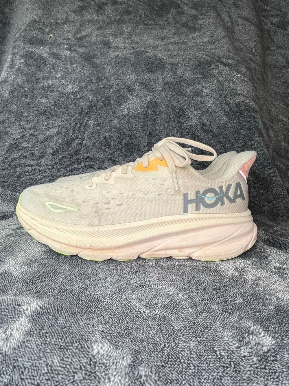 Hoka Clifton 9 Vanilla Lilac Sky Sneakers Womens Size 8.5 B 1127896-VLS